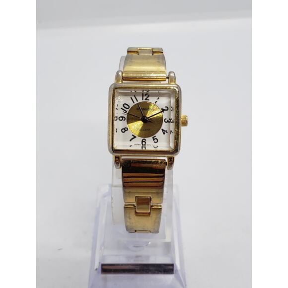 Shannons women's dress watch. Square face with gold bevel. Working watch - Picture 2 of 7
